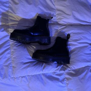 COPY - Platform Jadon Doc Martens
